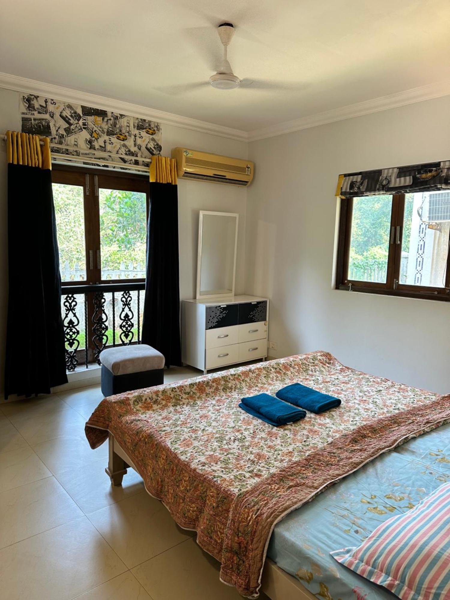Riviera Hermitage Anjuna Bagian luar foto