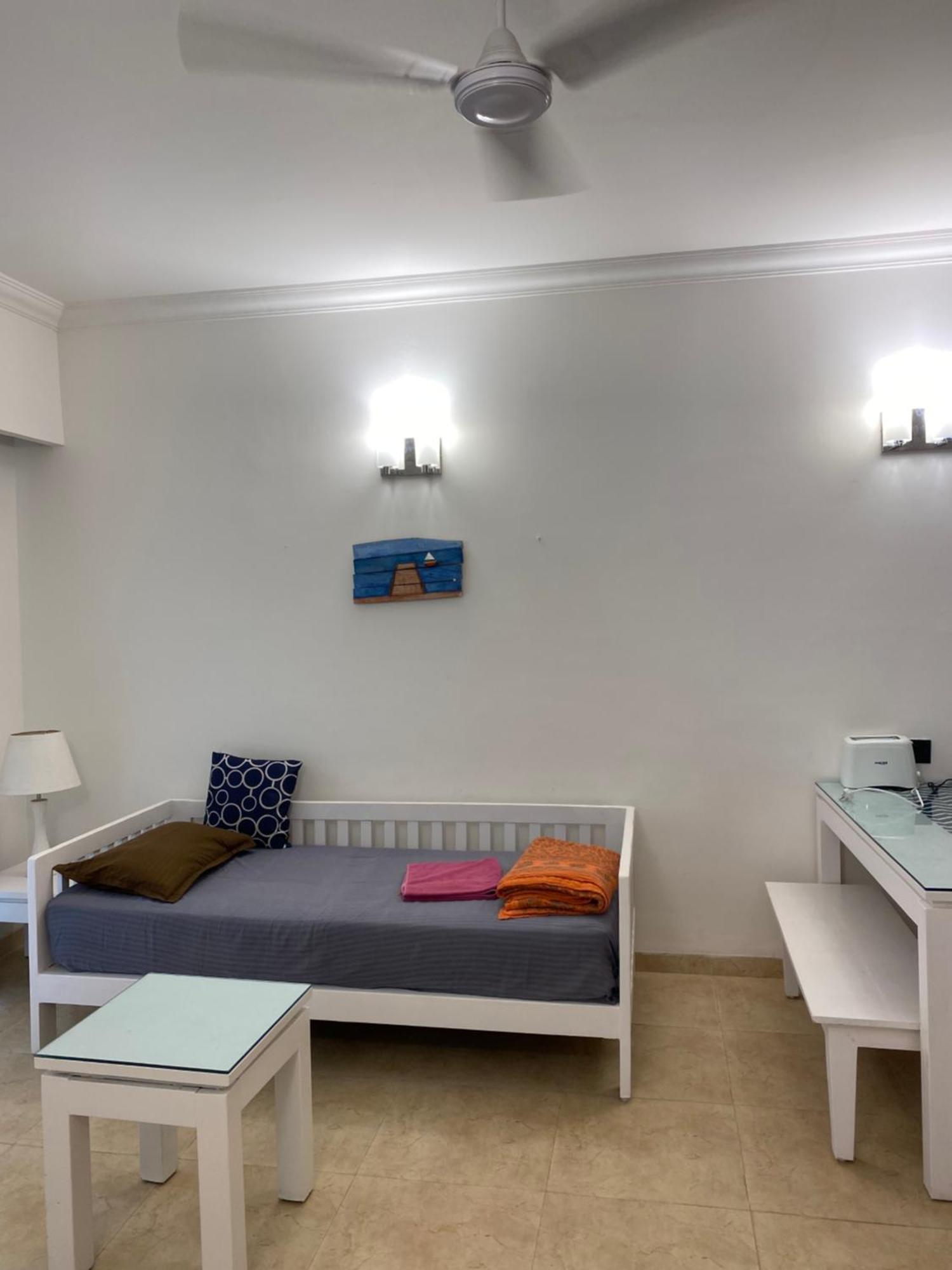 Riviera Hermitage Anjuna Bagian luar foto