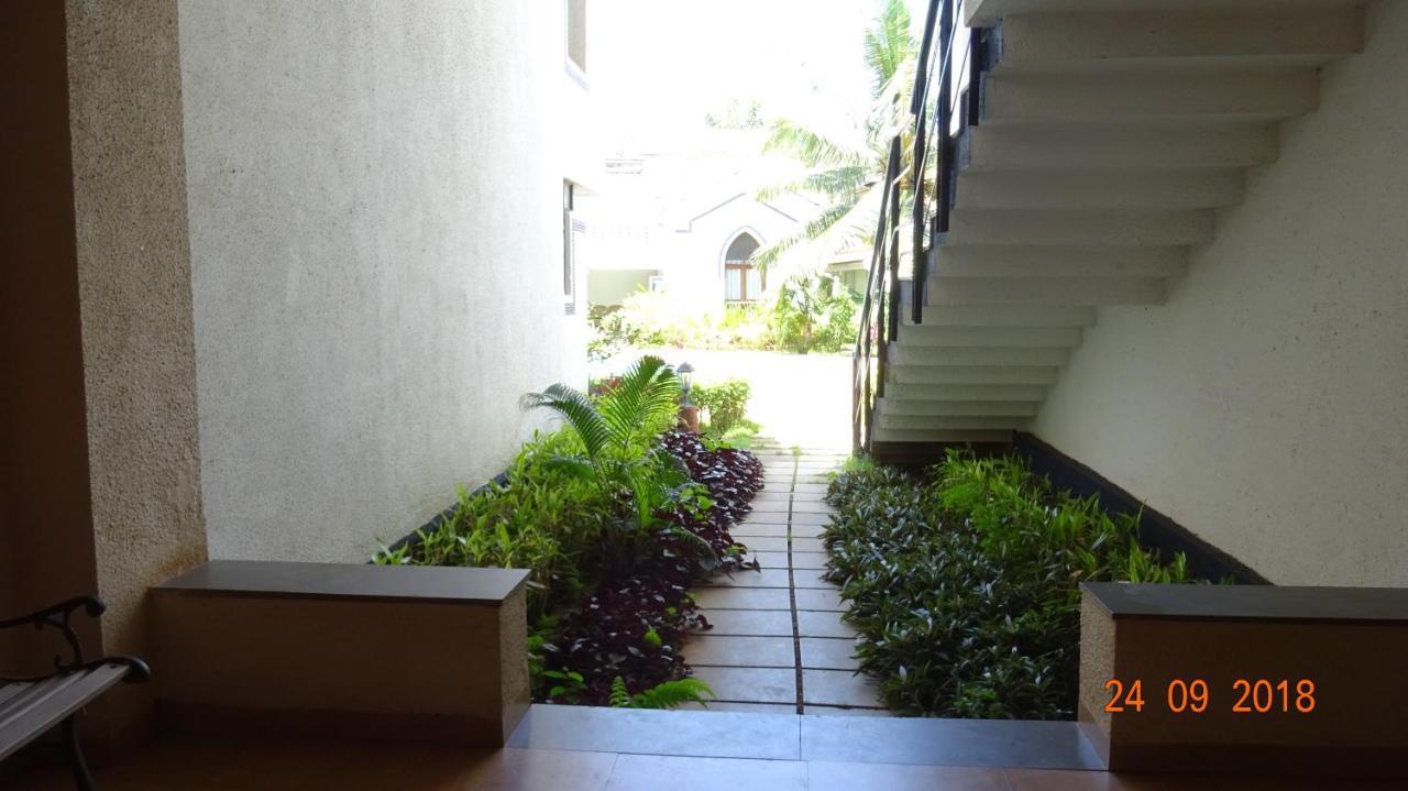 Riviera Hermitage Anjuna Bagian luar foto